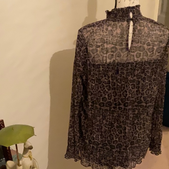 Adorable top animal print.  Sz L.  Bodice is lined. - Picture 4 of 4